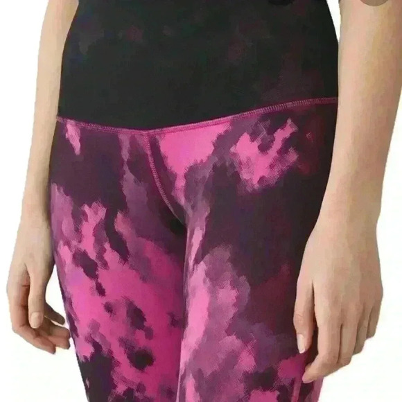 Lululemon ✨Blooming Pixie✨ Raspberry & Black Leggings, Size 4 (MSRP $128) - Picture 4 of 8